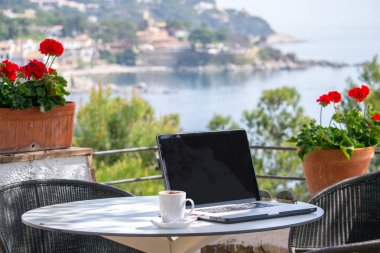 Serbest meslek çalışma alanı'nın dışında.