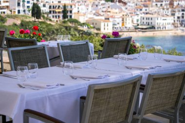 Restoran deniz kenarında. İspanya