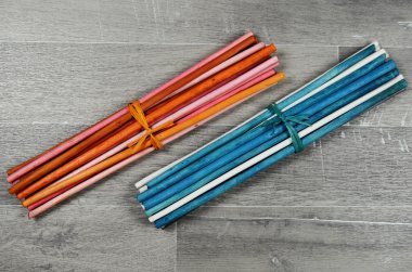 renkli ahşap çubuklar kokulu