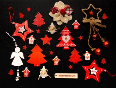 Noel süs düz yatıyordu