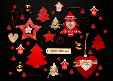 Noel süs düz yatıyordu