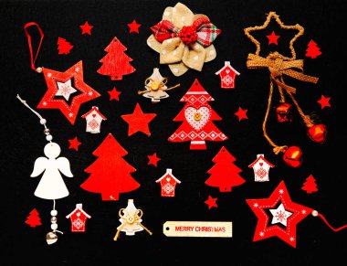 Noel süs düz yatıyordu