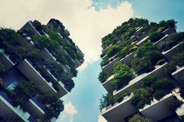 Grattacielo bosco verticale a Milano — Foto Stock