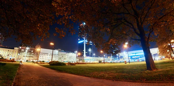 Ночной горизонт Варшавы — стоковое фото
