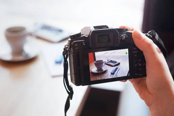 Caméra Main Enlève Vue Dans Maison Café Sur Table Avec — Photo