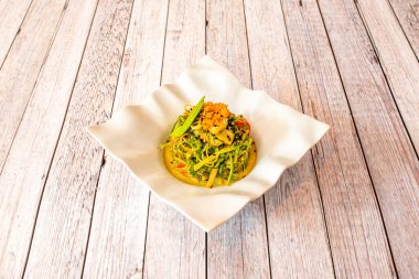 Taze malzemeli salata resmi