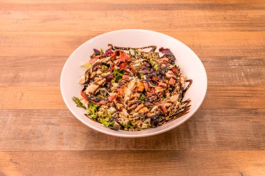 Taze malzemeli salata resmi