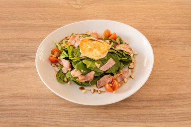 Taze malzemeli salata resmi