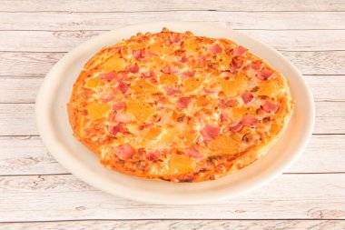 En iyi malzemelerden yapılmış pizza.