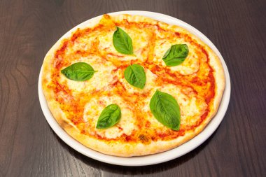 En iyi malzemelerden yapılmış pizza.