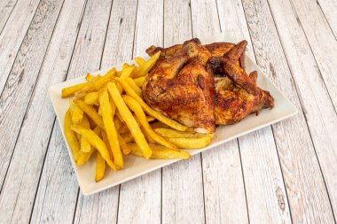 Lezzetli ızgara tavuk resmi.