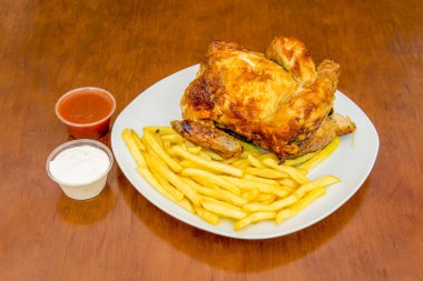 Lezzetli ızgara tavuk resmi.