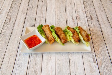 Çıtır Asya tarzı rulo görüntü