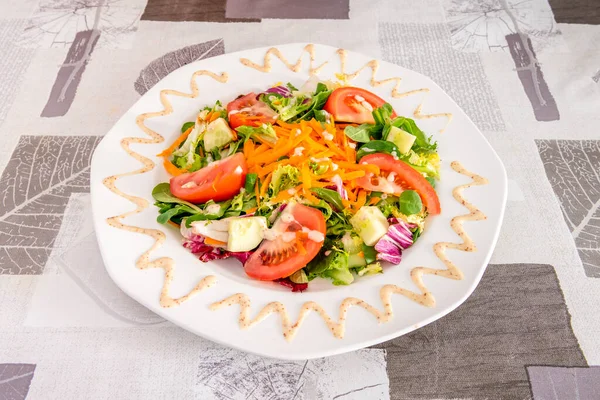 Immagine Insalata Con Ingredienti Freschi — Foto Stock