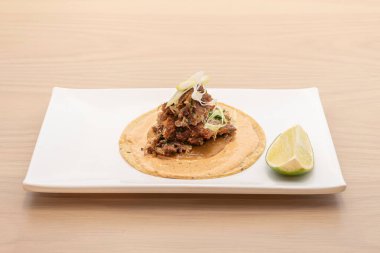 Geleneksel Meksika tacosu resmi