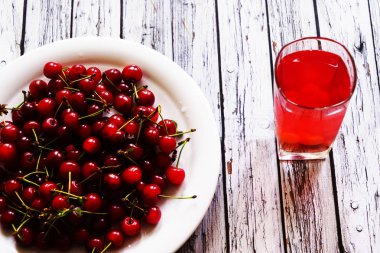 bardak haşlanmış tatlı kiraz meyve