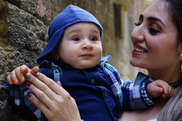 Portrait of happy loving mother and her baby — Stock Photo, Image