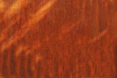 Demir metal doku boyalı çok renkli kırmızı sarı soyma boya eski hırpalanmış çizik eski paslı metal levha duvar korozyon ile. Arka plan