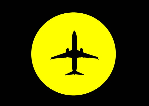 Karanlık gökyüzündeki sarı güneşe karşı uçağın siyah silueti. — Stok fotoğraf