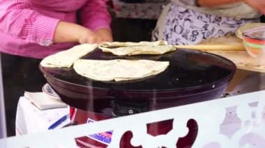 Kadın Doğu, Ulusal, Türk, Azerbaycan çizelgeleri, turtalar kızarttı