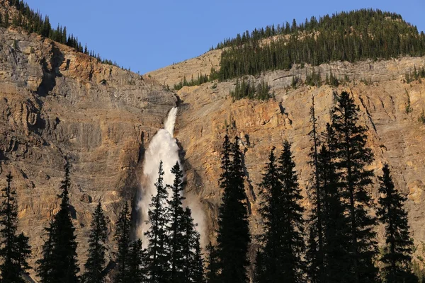 Cascada de Takakkawa en Yoho NP — Foto de Stock