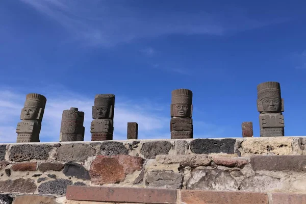 Guerreiros toltecas em Tula - Sítio arqueológico mesoamericano, México — Fotografia de Stock