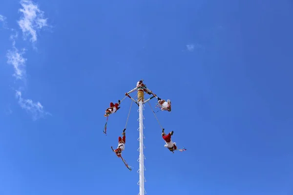 Voladores, skoczków Bungee z Meksyku — Zdjęcie stockowe