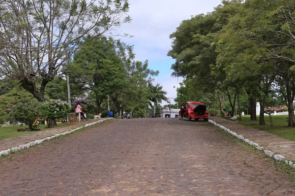 Strassenscene destinaci Aregua, Paraguay, duben 2016 — Stock fotografie