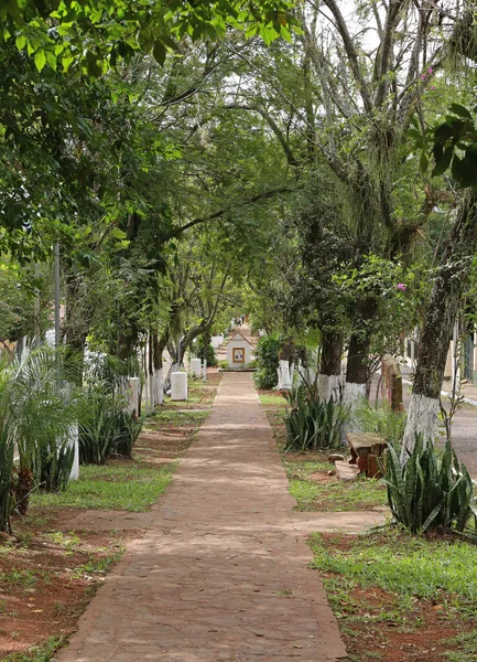 Foothpath в Aregua, Парагвай — стокове фото