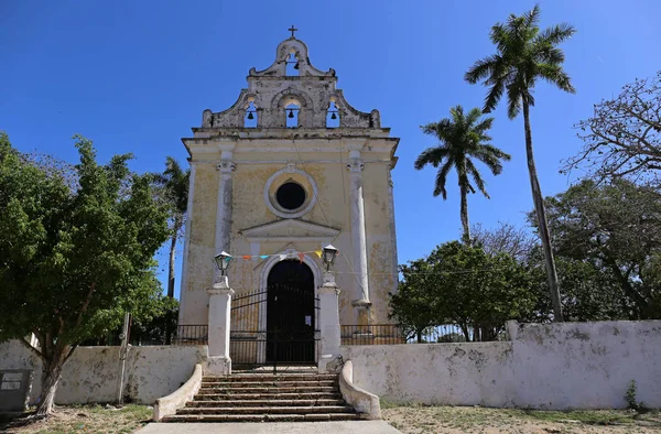 Chiesa in Messico - Campane e palme — Foto Stock