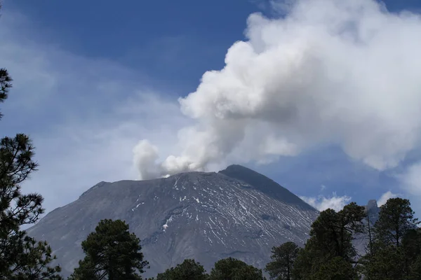 Popocatepetl Volcan perto da Cidade do México — Fotografia de Stock
