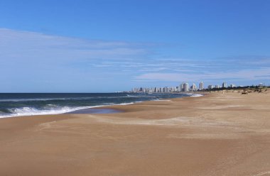 Plaj önünde Punta del Este, Uruguay Nisan 2017
