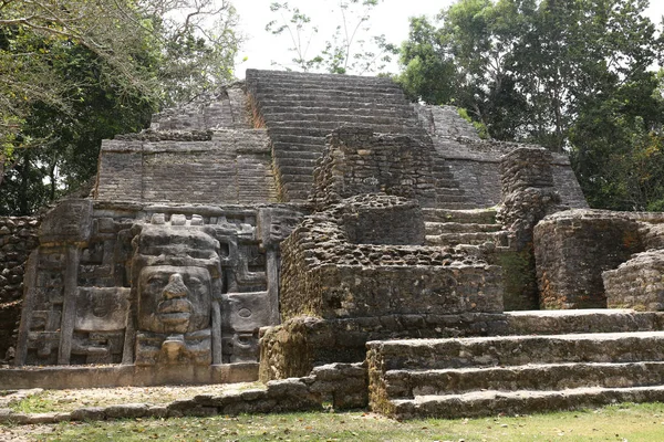 As ruínas de Lamanai em Belize — Fotografia de Stock