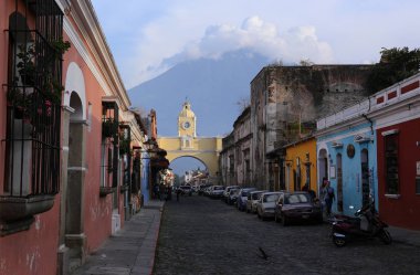 Antigua Guatemala sokak görünümü 2015 Mayıs. Tarihi Antigua tarihi şehir UNESCO Dünya Mirası