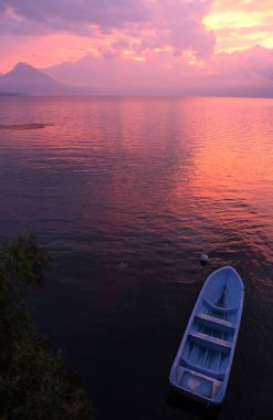 Guatemala 'da Lago Atitlan 'da Pink Sunset
