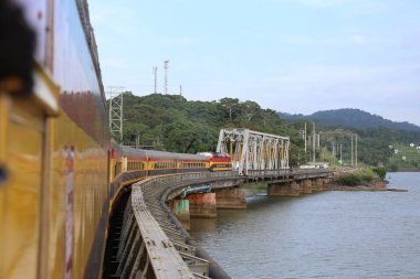 Panama Kanalı demiryolu, tren bir köprü, Panama Kanalı Mayıs 2015 çapraz
