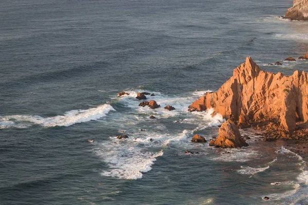 Vagues Falaises Rochers Dans Les Rayons Soleil Couchant Sur Cabo — Photo