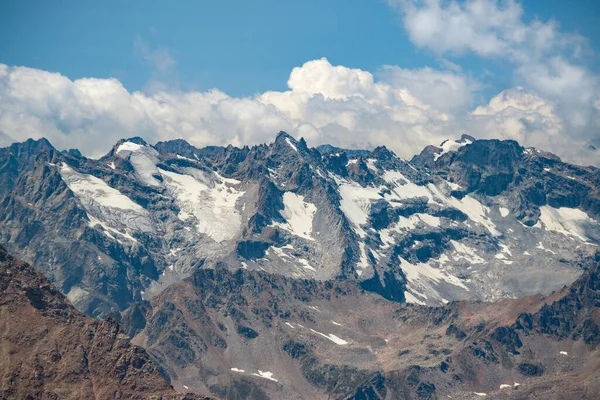 Montagnes Caucase Près Volcan Elbrus Avec Glaciers Nuages Sommets — Photo