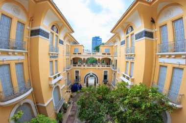 Ho Chi Minh şehri, Vietnam - Aralık 2018: Güzel Sanatlar Müzesi çatıları ve binaları.