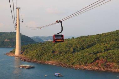 Duong Dong şehri, Phu Quoc, Vietnam - Aralık 2018: Phu Quoc cabel car 