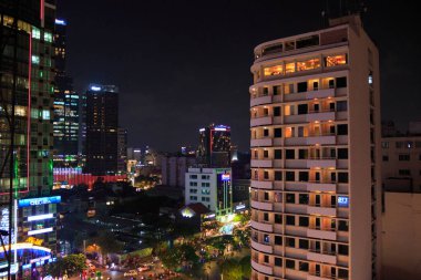Ho Chi Minh şehri, Vietnam - Aralık 2018: Gece şehir, şehir