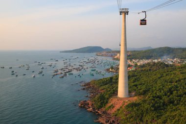 Duong Dong şehri, Phu Quoc, Vietnam - Aralık 2018: Phu Quoc cabel car 
