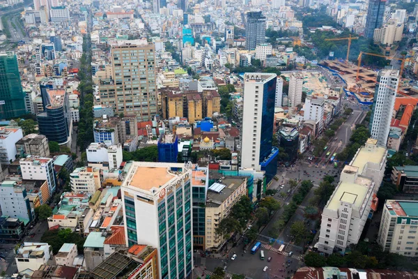 Ho Chi Minh şehri, Vietnam - Aralık 2018: Yüksek perspektiften Saigon şehri gizemlidir.