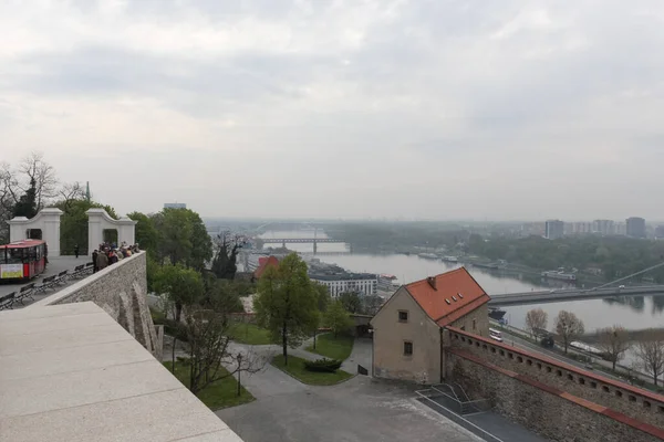 Μπρατισλάβα Σλοβακία Απρίλιος 2011 Ποταμός Δούναβη Και Θέα Στην Πόλη — Φωτογραφία Αρχείου