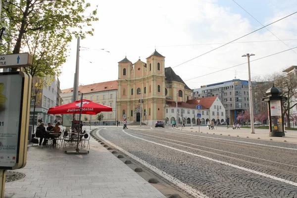 Bratislava Eslováquia Abril 2011 Praça Hurban Catedral Velha São João — Fotografia de Stock