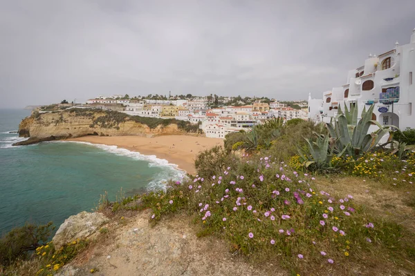Praia de Carvoeiro, Algarve, Portugalsko — Stock fotografie