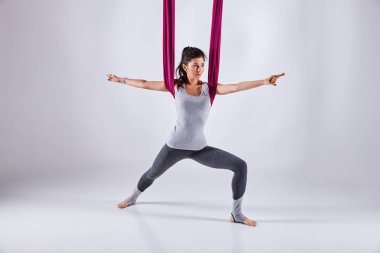 Hava farklı inversiyon Anti yerçekimi yoga bir hamak