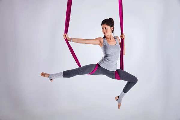 Hava farklı inversiyon Anti yerçekimi yoga bir hamak