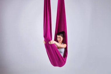 Hava farklı inversiyon Anti yerçekimi yoga bir hamak