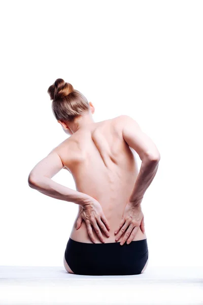 Hermoso Cuerpo Mujer Atlética Dolor Espalda Mujer Desnuda Pantalones Cortos — Foto de Stock